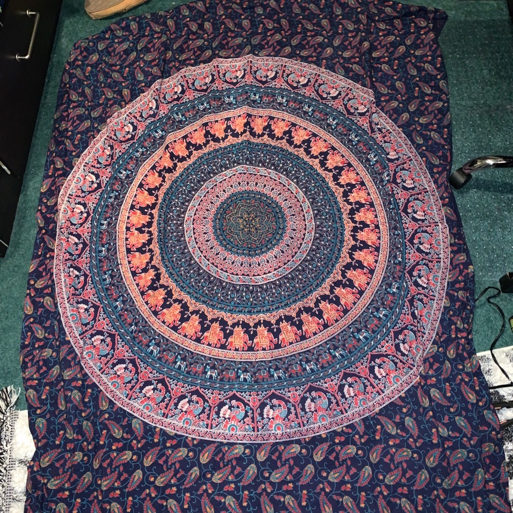 Beautiful tapestry - Picture 3 of 3